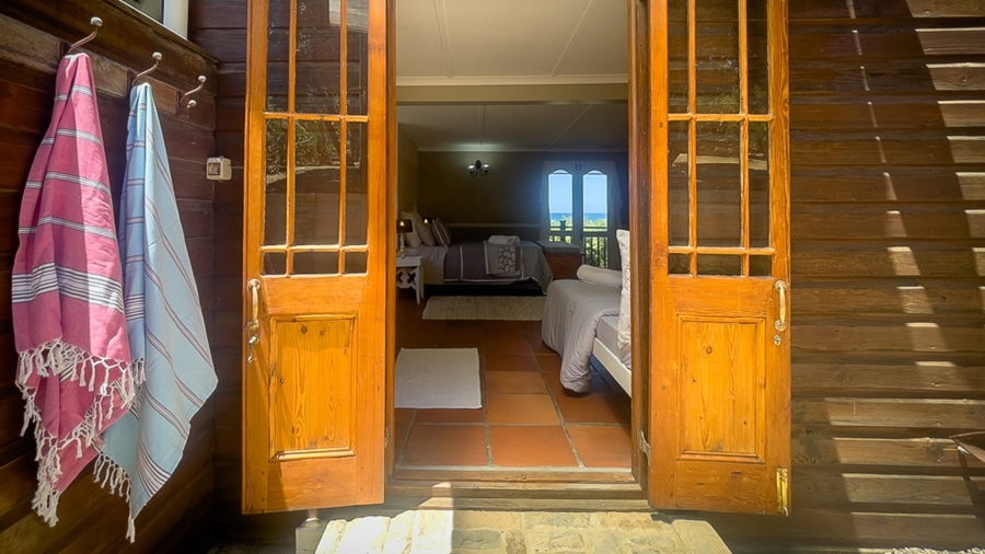 To Let 5 Bedroom Property for Rent in Southern Cross Western Cape